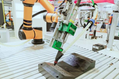 遨博机器人：智能制造生产力关键设备机械臂